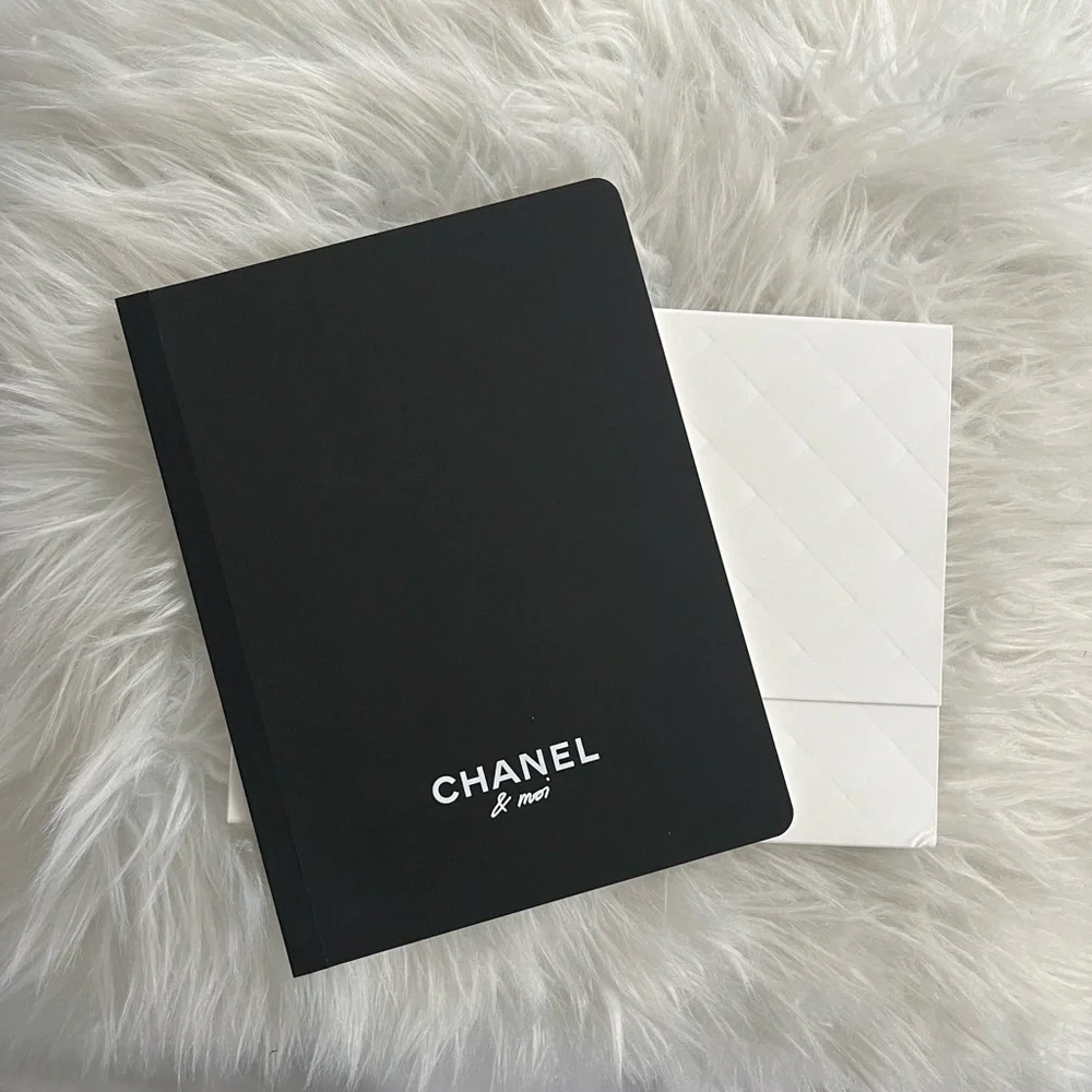 Chanel -Chanel & Moi Black Decorate Book